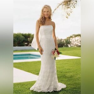 Galina Size 4 Ivory Beaded Lace Sheath with Godets Inserts Style# VW9340 NWT